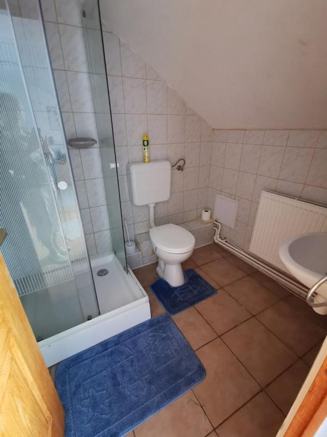 Kis Rigo Vendeghaz Hotel Salgótarján Екстериор снимка