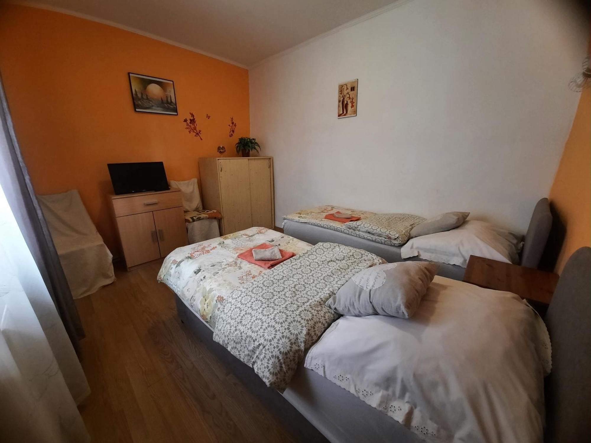 Kis Rigo Vendeghaz Hotel Salgótarján Екстериор снимка